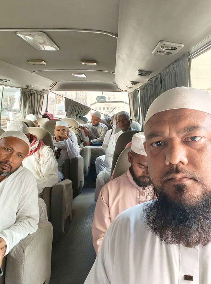 হাজী সাহেবদের নিয়ে শুহাদায়ে বদর জিয়ারতের সফর